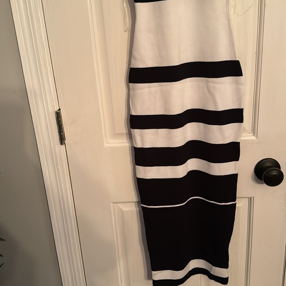 Hera Collection collar sleeveless knit dress NWT M - Picture 3 of 10